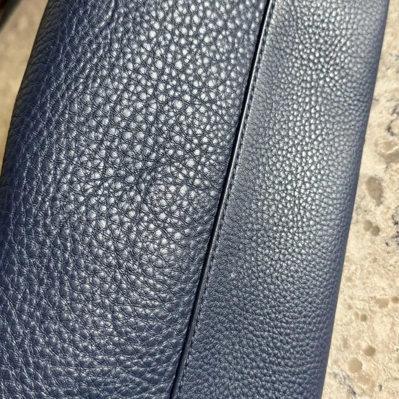 Tory Burch Dark Blue Shoulder Bag with Gold Chains - Picture 7 of 10